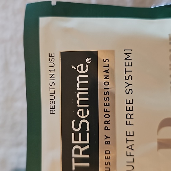 TRESemme intensive hair masks - Picture 3 of 5